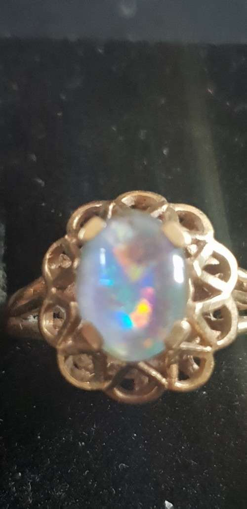 Vintage / antique 9ct gold and opak ring stamped with maker name G.R