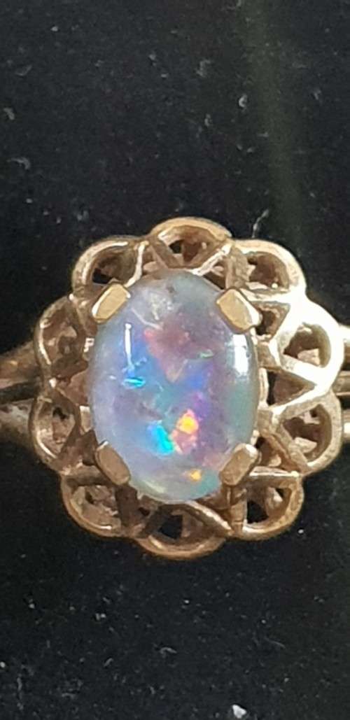 Vintage / antique 9ct gold and opak ring stamped with maker name G.R