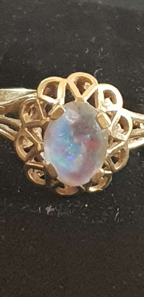 Vintage / antique 9ct gold and opak ring stamped with maker name G.R