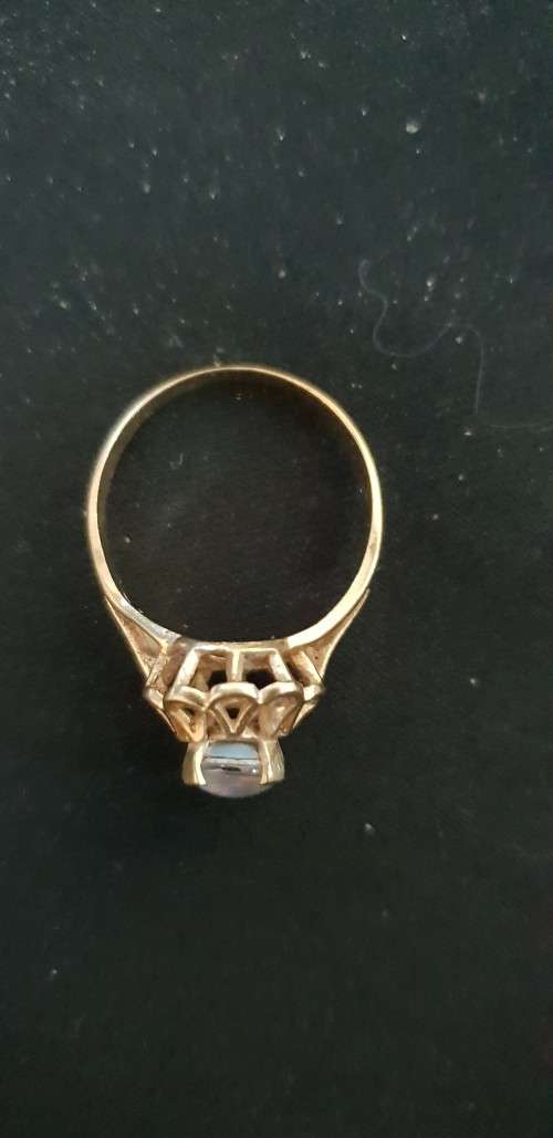Vintage / antique 9ct gold and opak ring stamped with maker name G.R