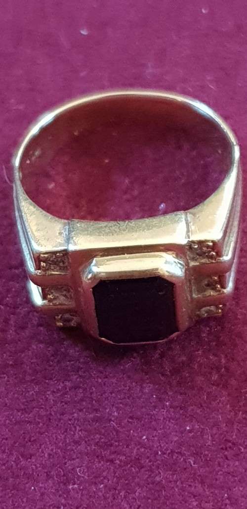 18CT GENUINE YELLOW GOLD AND SAPPHIRE AND GENUINE DIAMOND GENTS RING