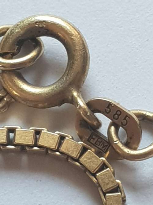 14ct gold necklace ideal for pendants