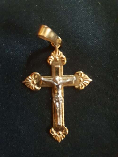 gold plated on silver crucifix pendant