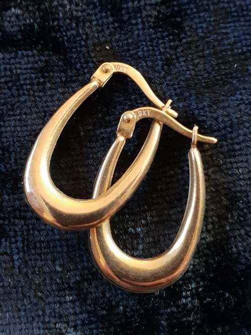 Earrings -9ct yellow gold ladies oval creole earring set
