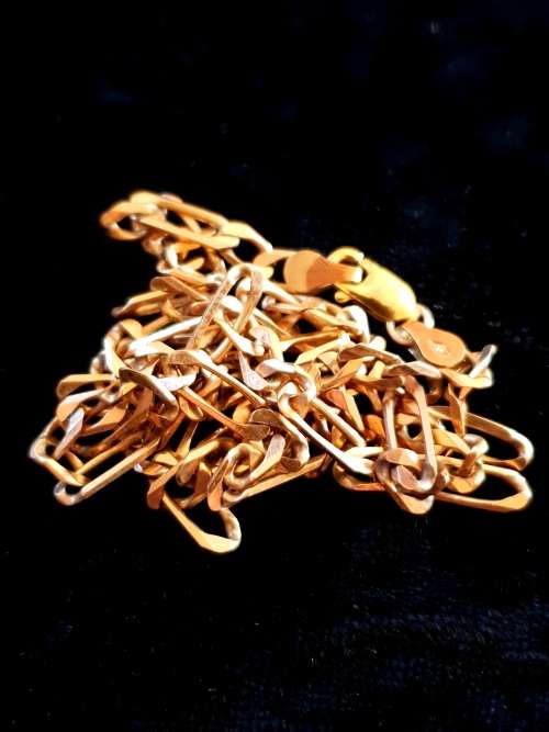 Necklace-9ct Yellow gold Figaro chain
