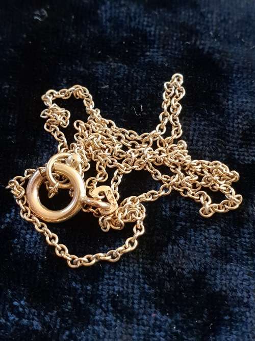 9ct gold chain made between 1864 and 1893 stamped `E.T  9CT`