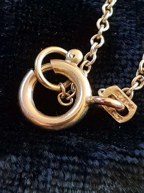 9ct gold chain made between 1864 and 1893 stamped `E.T  9CT`