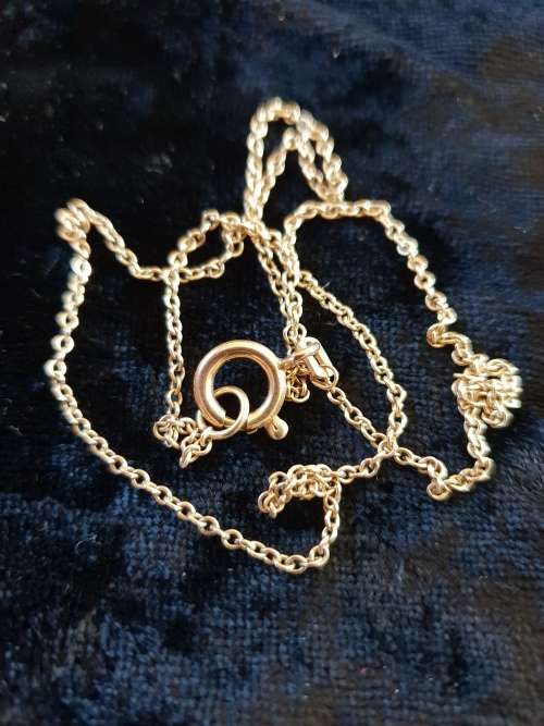 9ct gold chain made between 1864 and 1893 stamped `E.T  9CT`