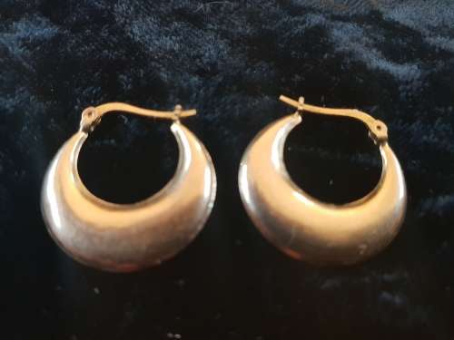 9ct gold hoop earrings