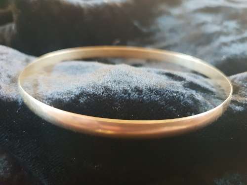 9CT GOLD BANGLE(for 3)