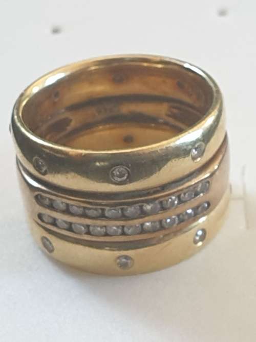 18ct yellow gold 3 bands joined into one diamond ring
