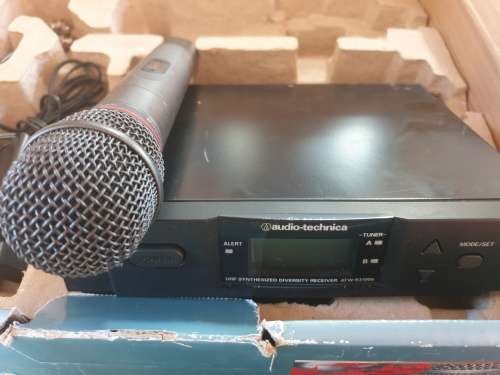 Audio Technica 3000 series cordless handheld microphone and receiver in box