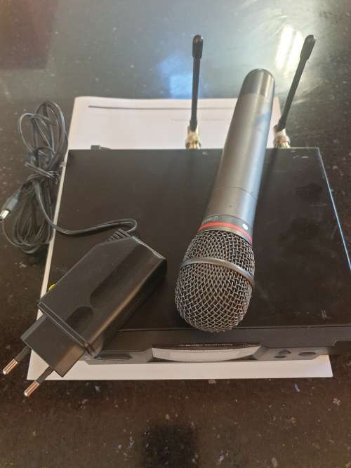 Audio Technica 3000 series cordless handheld microphone and receiver in box