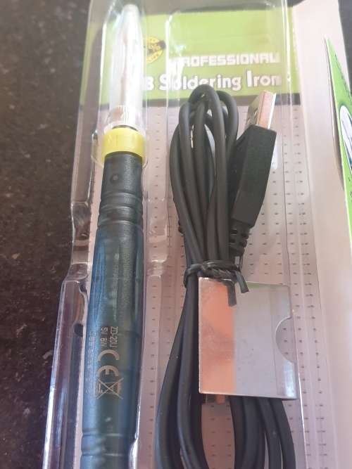 Professional USB soldering iron with replaceable tip