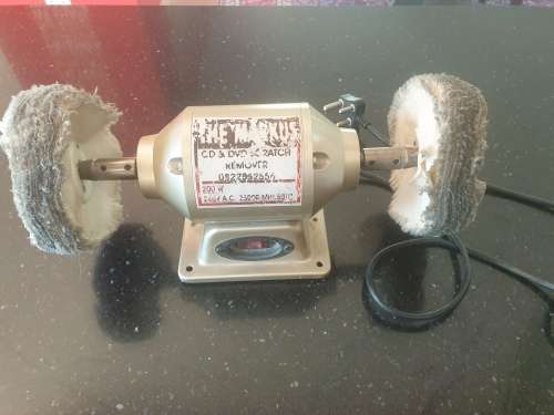 Jewellery /CD buffer /polisher machine with buffing pads attached-reduced