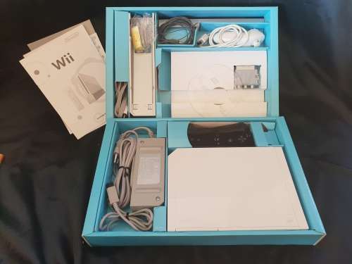 Wii Console complete in box