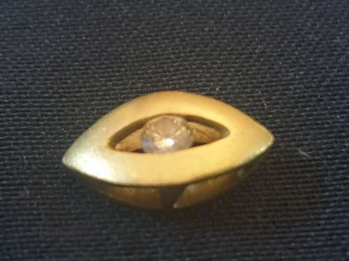 18ct Yellow Gold Pendant with .10 carat Diamond