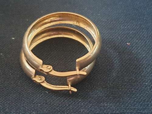 9ct gold hoop earrings