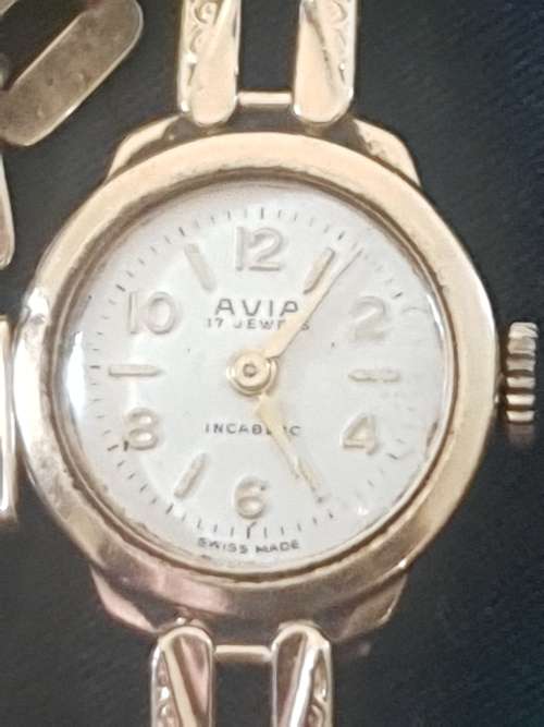 Avia ladies 17 Jewel Inca-block- solid 9ct gold watch casing and strap