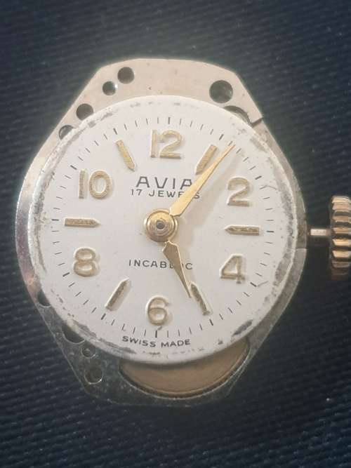 Avia ladies 17 Jewel Inca-block- solid 9ct gold watch casing and strap