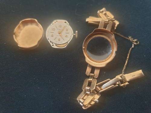 Avia ladies 17 Jewel Inca-block- solid 9ct gold watch casing and strap