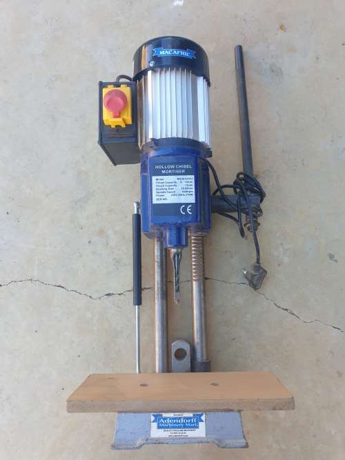 Hollow chisel mortizer