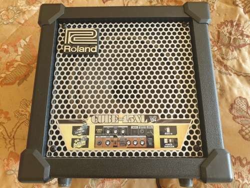 Roland Cube 15 Guitar amp