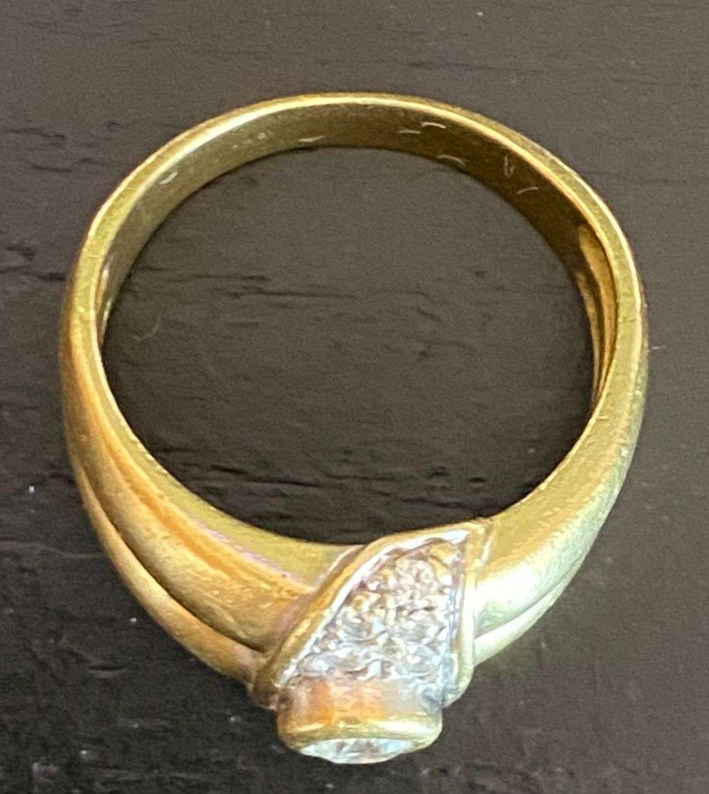 18ct yellow gold & 1/2 carat Diamond