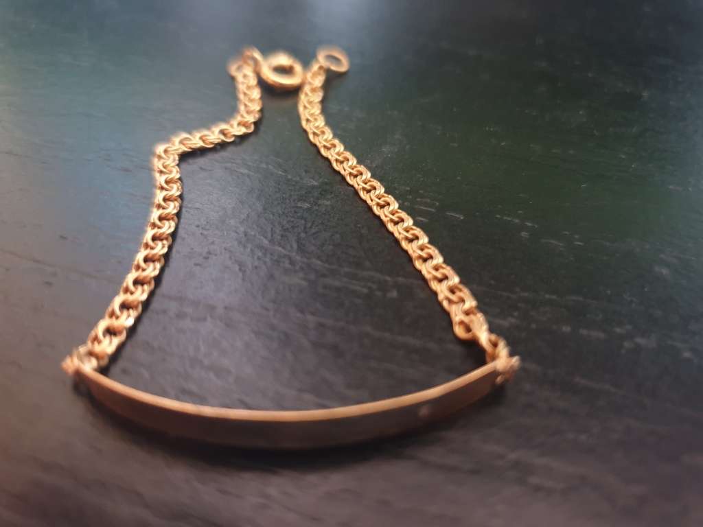 19ct solid gold  Identity Bracelet
