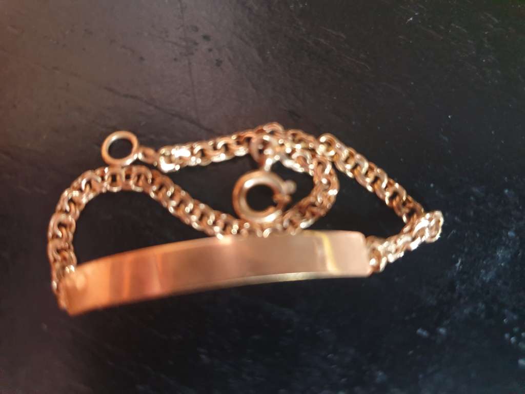 19ct solid gold  Identity Bracelet