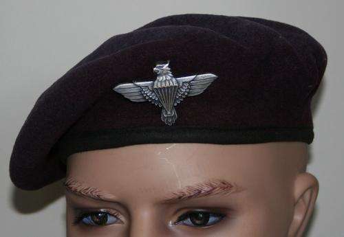 SADF -- 44 PARACHUTE BRIGADE -- BERET AND BADGE