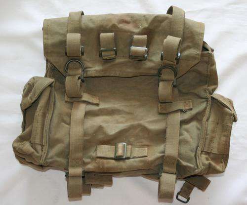 SADF -- PAT 73 BACKPACK , GROOTSAK -- GOOD CONDITION
