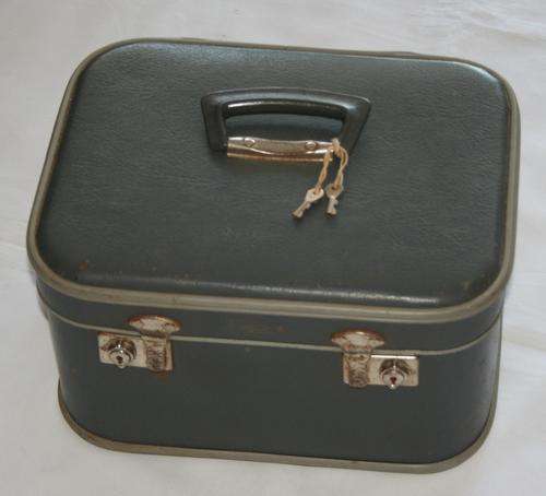 VINTAGE DATNOW VANITY CASE