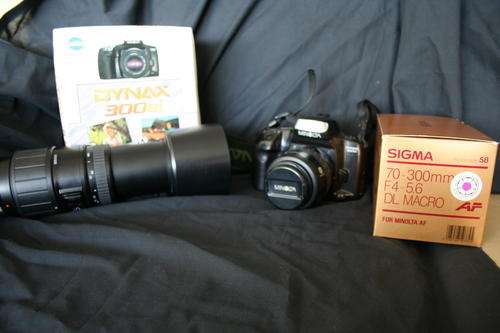 MINOLTA DYNAX 300Si + SIGMA 70-300mm Macro Zoom lens+ films+ Carry Bag