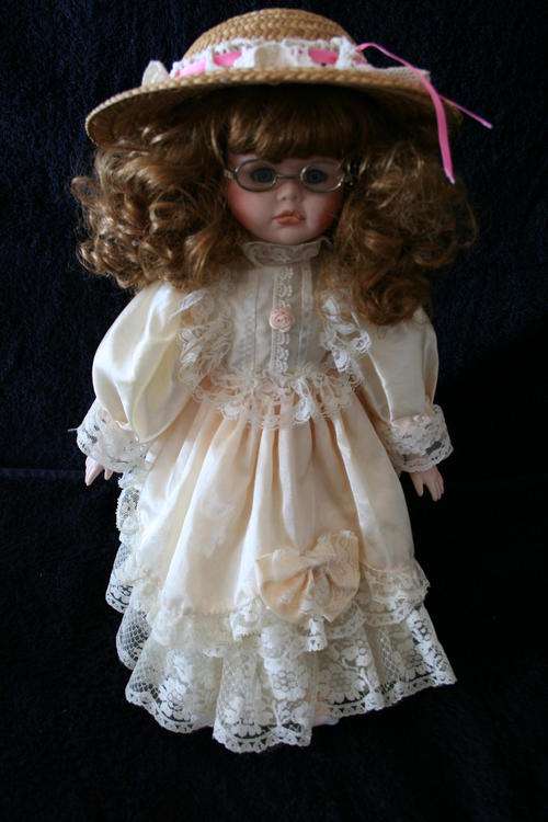 MISS SCHOOLTEACHER-- PORCELAIN DOLL-- 42CM TALL-- BEAUTIFUL