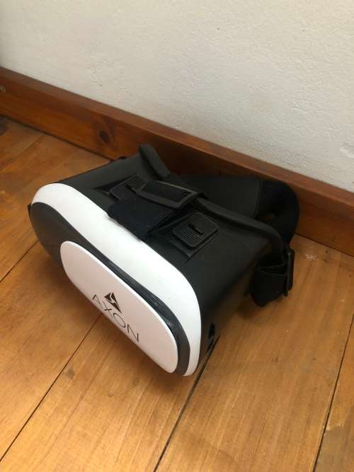 AXON Vr headset