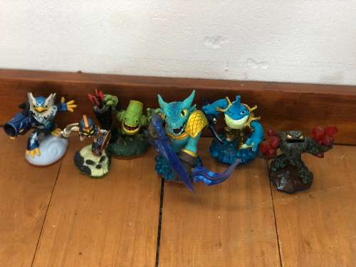 Trap master and 5 Skylanders Bundle