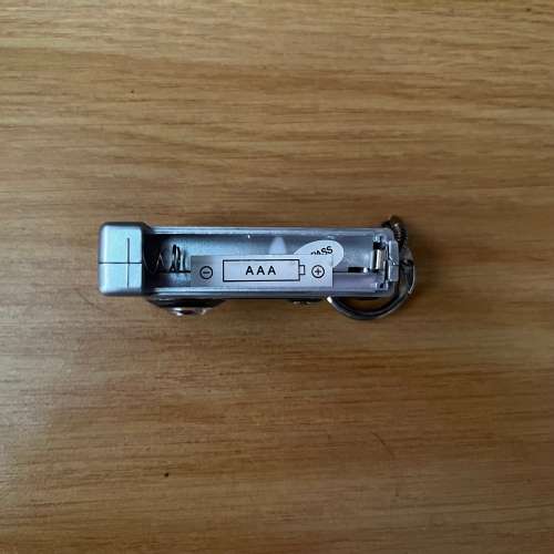 Vivitar MINI Digital Camera With Micro Light Keychain Set and free pouch