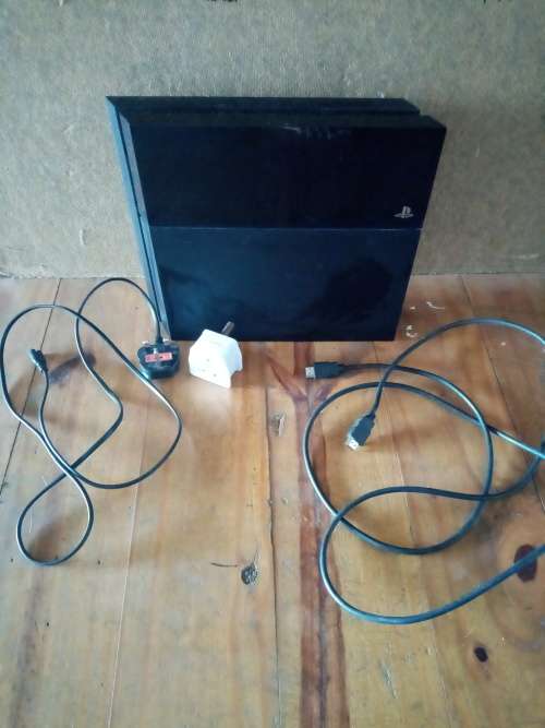 PS4 - for spare parts/repair [Cables and universal power adapter included] please read description