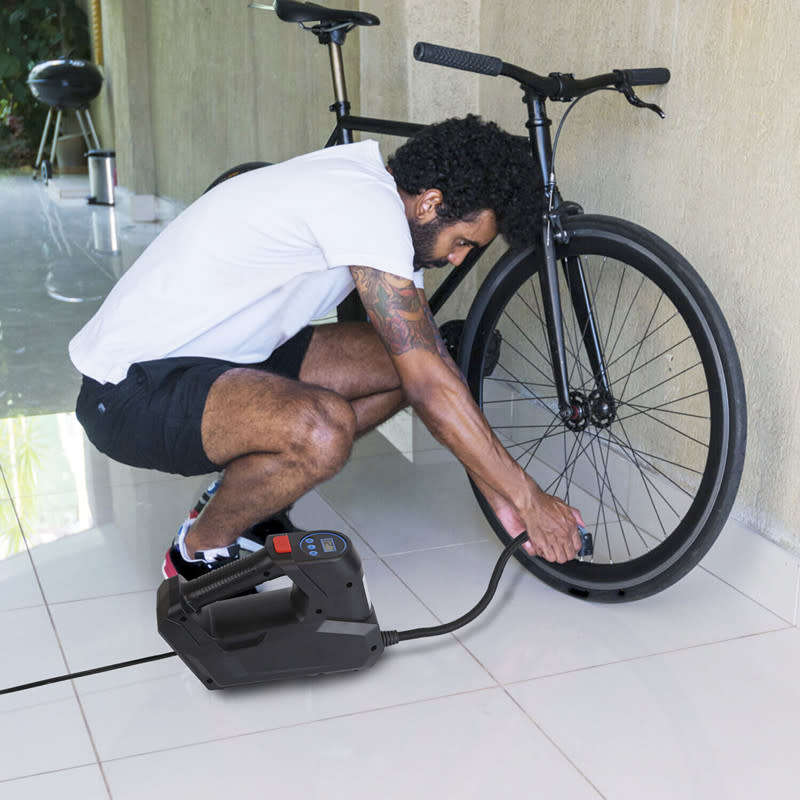 12V Car Tire Air Pump Air Compressor With Led Light