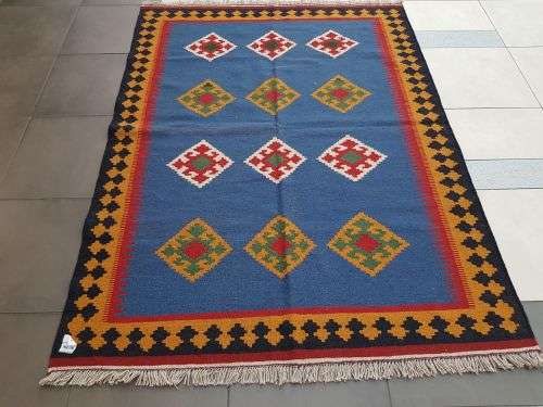 STUNNING REVERSIBLE HANDMADE SHIRAZ KILIM 197 X 149 cm