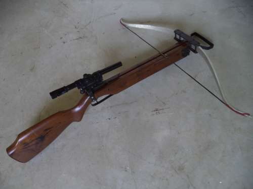 BEAUTIFUL WOODEN 'CRISBOW" CROSSBOW