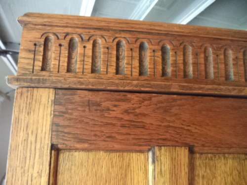 BEAUTIUL OAK WARDROPE / CUPBOARD