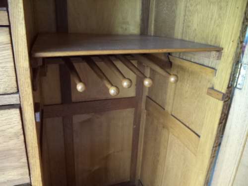 BEAUTIUL OAK WARDROPE / CUPBOARD