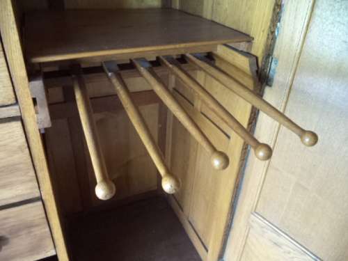 BEAUTIUL OAK WARDROPE / CUPBOARD