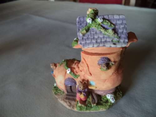 Little Boot with Mice