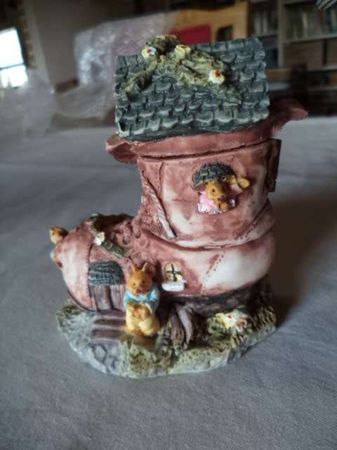 Little Boot with a family of mice