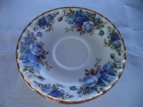 4 x saucers - Royal Albert - Moonlight Rose
