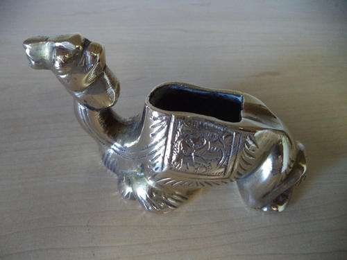 LITTLE BRASS CAMEL ASHTRAY