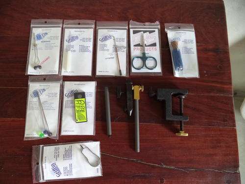 GRIFFIN FLY TYING KIT STILL IN ITS ORIGINAL BOX